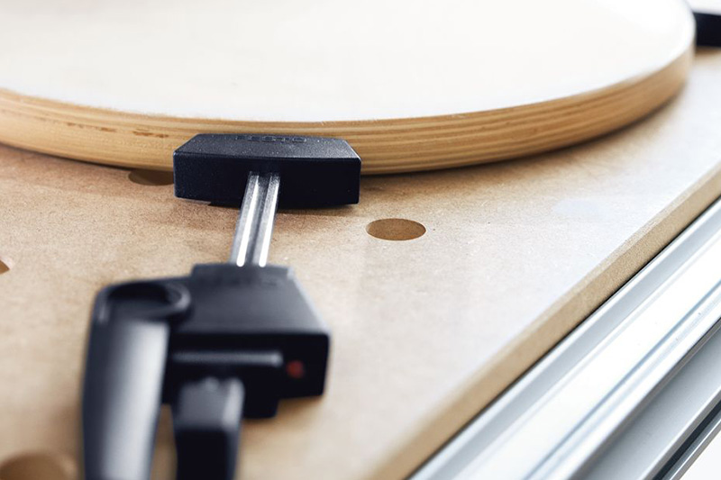 Morsetto su un pezzo rotondo