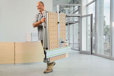 Un piano multifunzione viene trasportato
