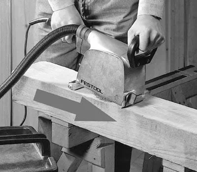 Spostare la "RUSTOFIX" seguendo sempre la venatura