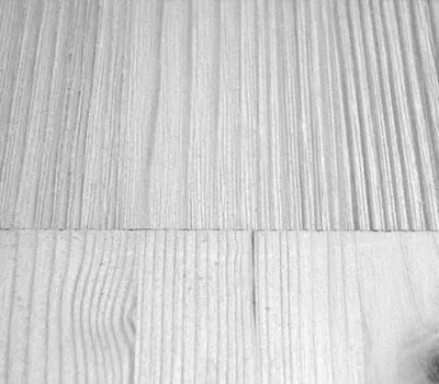 Superficie strutturata a confronto con una superficie liscia