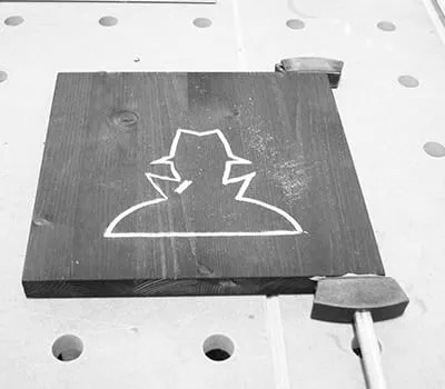 Asportare il materiale fresando attorno ad un contorno