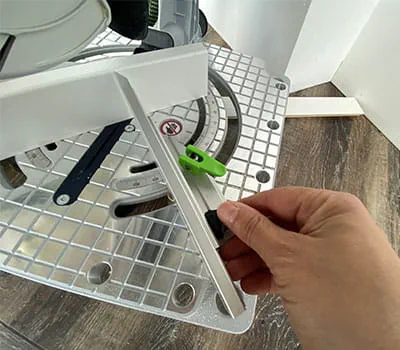 In alternativa impostare l'angolo sulla sega