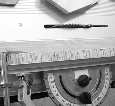 Regolazione altezza della lama