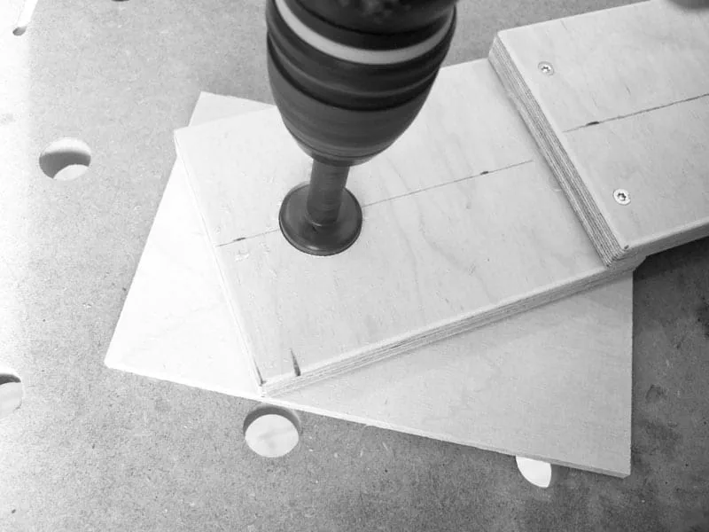 Munire la fresatrice con bussola a copiare