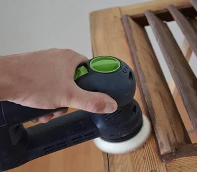 Successivamente, la superficie andrà preparata per la nuova verniciatura.