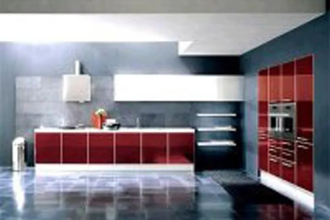 Lucidatura a specchio di superfici in legno