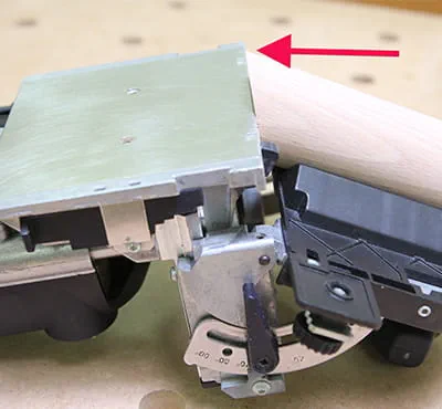 Regolazione dell'altezza del piano della fresa