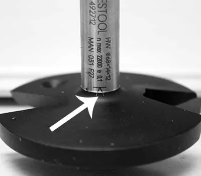 Rispettare la profondità di serraggio minima