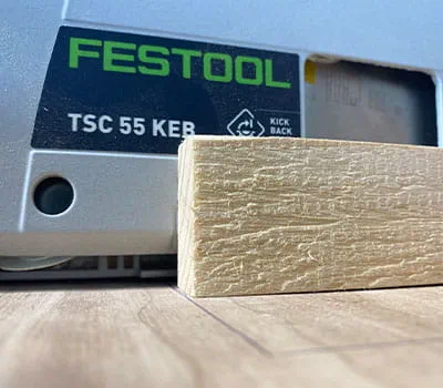 Pezzo di legno come ausilio