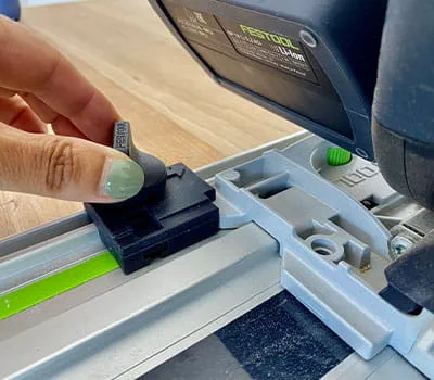 Dispositivo di eliminazione del contraccolpo