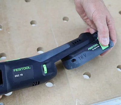 Rimuovere la batteria