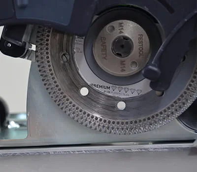 DSC-AG 125 con disco di taglio diamantato