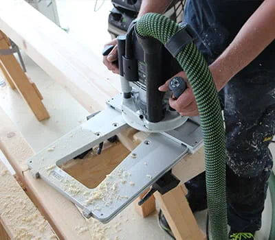 Esecuzione della fresatura sulle travi