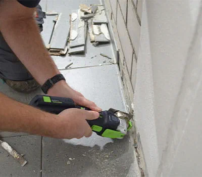 Rimozione della malta nella zona del bordo con l'OSC 18