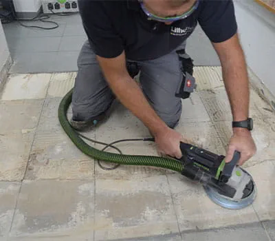 Rimozione di colle per piastrelle