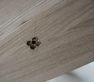 Installazione delle viti della scala