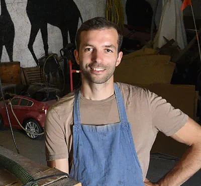 Paul de Livron nel suo atelier.