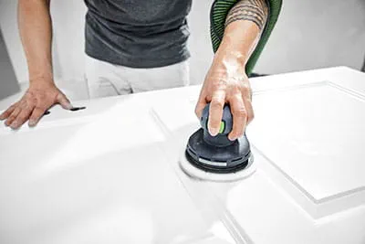 Levigare con la levigatrice orbitale ETS EC 150 Festool