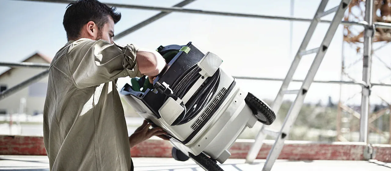 L'unità mobile d'aspirazione Festool in uso in cantiere