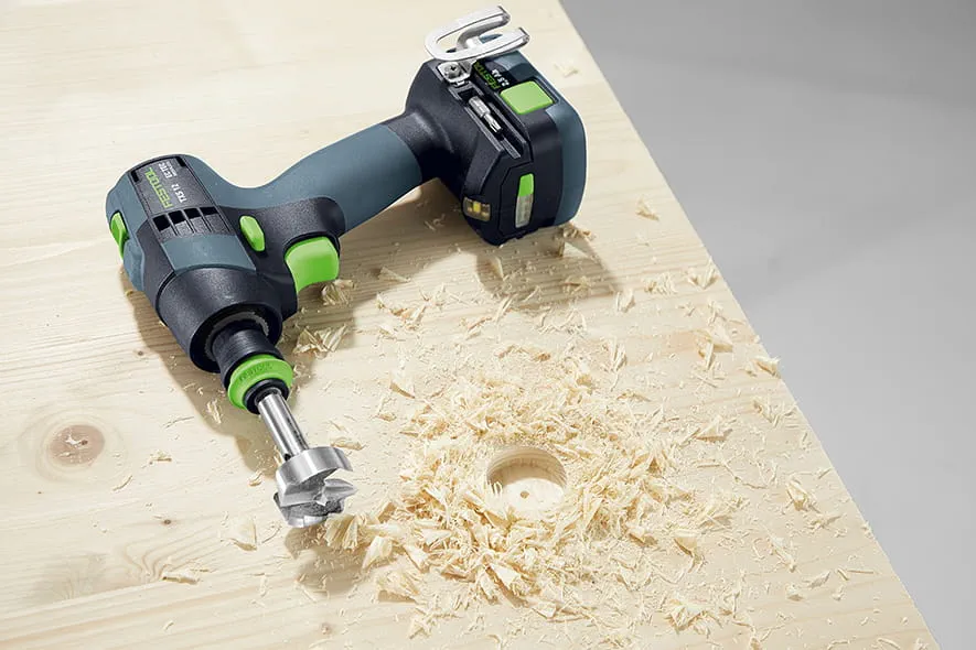 Il nuovo TXS 12 di Festool durante l'uso