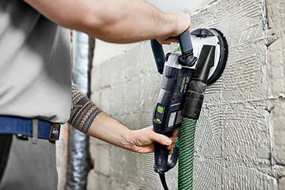 Per ogni applicazione il giusto numero di giri. Il potente motore EC-TEC mantiene il numero di giri estremamente costante, anche nelle gamme più basse.